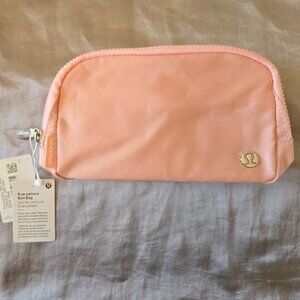 Brand New LULULEMON Deco Pink Everywhere Crossbody / Belt Bag with tags